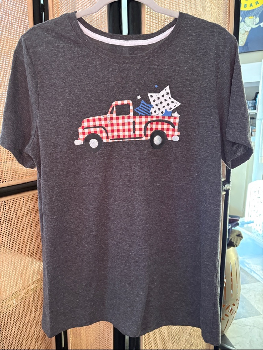 PATRIOTIC 🇺🇸 WOMEN’s T Dark Gray Graphic Pick-Up Truck w/Red Gingham XL 16/18